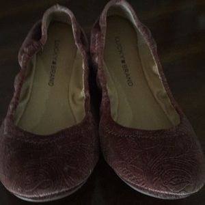 Lucky Brand crushed velvet soft Rose colored shoes